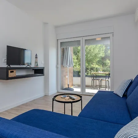 شقة 1 Bedroom Cozy In فير
