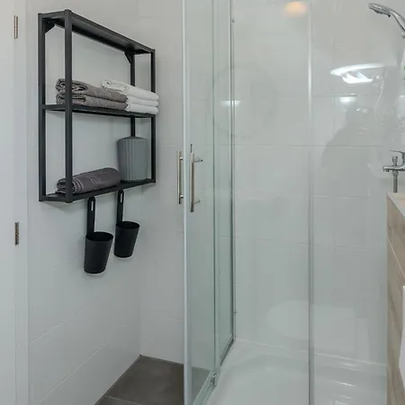1 Bedroom Cozy In