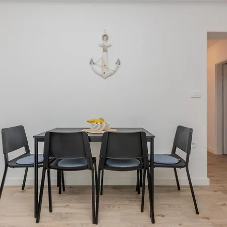 1 Bedroom Cozy In *